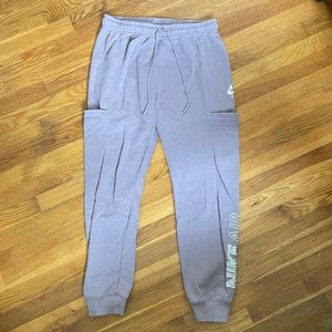 Nike light purple Cargo Jogger Sweatpants - Medium